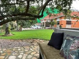 Muyenga Bungalow 3BRs, 6 guests, 6kms to Kla City