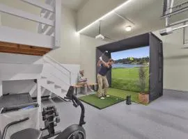 Pocono Retreat Golf Sim Hot tub Playground Sauna