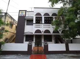 Sri Gokulam - Courtyard Home - 10min Walk to Temple