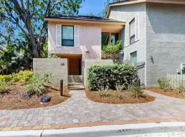 Ketch Court 824