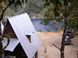 Cabañas Cinco Lagos, hotel perto de Parque Nacional Lagunas de Montebello, Santiago