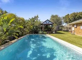 Cozy Granny Flat with Pool
