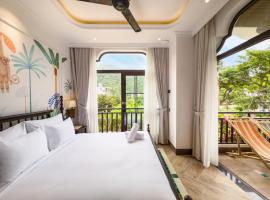 Natalie Indochine Mountain Villa Da Nang by Haviland, хотел в Дананг