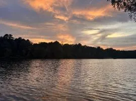 Clearwater Golden Escape on Lake Hamilton condo