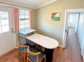 Coffs Coastal Cabin, Central & Convenient