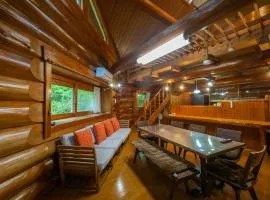 Nasu Forest Log House