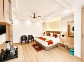 This Hotel Is A Great Place To Visit With Family G-Resort Near Marine Drive Road Puri And Sea Beach Restaurant & Swimming Pool Facilities - All Room Spacious and Fully Air Conditioned Rooms With Attached Balcony-24-Hour Room Service