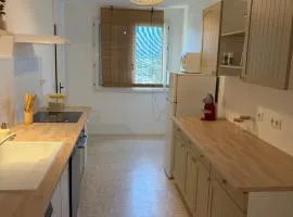Grand Appartement Rénové avec Balcon Aubagne cassis Aix en provence Marseille