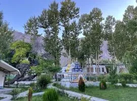 Apple Nubra Cottage