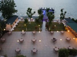 Grand Koru Hotel Beach、ヤロヴァのホテル