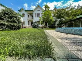 Chinor Qorasuv Hotel BMU - YandexGo Airport Pick-Up