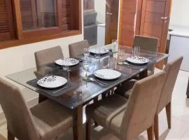 Casa ampla, confortável completa com churrasqueira no coração da Zona Sul de Porto Alegre