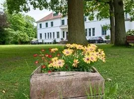 Ferien am Schloss - Wohnung 3 "die Katze", Ferienwohnung am Badesee
