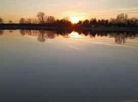 Ferien am Schloss - Wohnung 4 "der Hund", Ferienwohnung am Badesee
