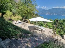 Chalet Como Lake - Nature Retreat, foot access only