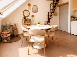 Cozy duplex apartment with free parking