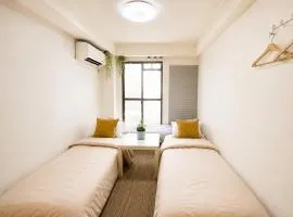 あびこ302 SIMPLY WHiTE GUEST ROOM 地下鉄あびこ駅徒歩10分以内で観光地にすぐアクセスできるスーパーマーケットコンビニドラッグストア近く生活に便利なワンルーム