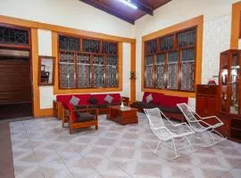 Linda Casona con piscina AC wifi mall para 12 personas