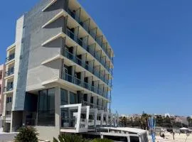 Water's Edge Hotel