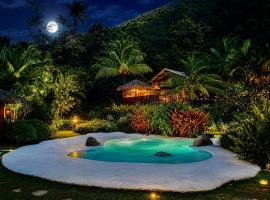 West Indies Cottage, cottages haut de gamme avec piscine, jacuzzi et vue jungle, готель у місті Пуент-Нуар