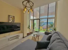 1 BD Duplex with private pool and 2 Bathrooms