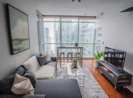 3BR Urban Gem with Scenic Balcony Views