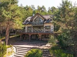 Dom pod strzechą