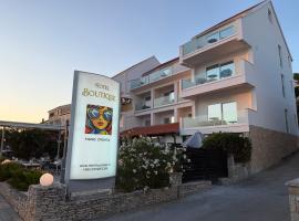 Hotel BOUTIQUE, מלון בטיסנו