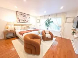 Private Nature Retreat King Suite Sleeps 8