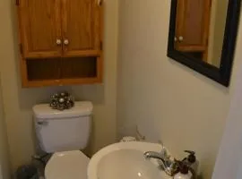 Room A of a Town House Close to UVA Hospital