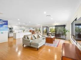 Bayside Mansion Sleeps 14 Pool Sauna Kids Room