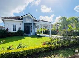 Beyond Escape-2BR-Gated-15 Min to Ocho Rios