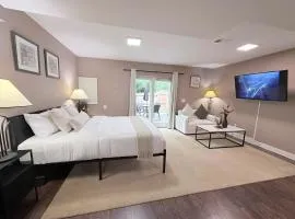 Private suite Near Dulles-Full Kitchen & Patio