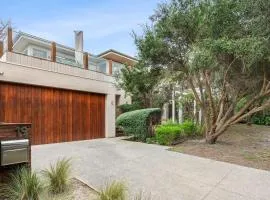 9 Doors From Front Beach