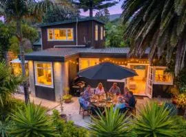 Waikanae Olde Beach Palm Cottage 2 min to Beach