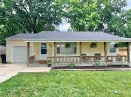 Charming Home near The Legends KC