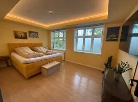 4SEASONS - Golden Spring Suite