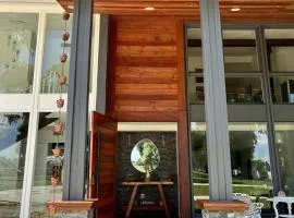 Modern 6BR 6BA Estate on Acreage- Hot Tub, Gym, Bar