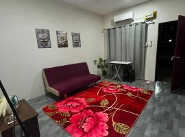 B-06 Dhia Homestay, готель у місті Sipitang