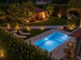 Sea Breeze & Nature villa, with heated pool and garden retreat