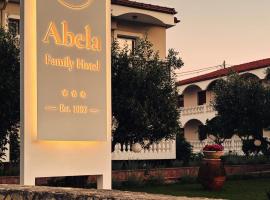 Abela Family Hotel, hotell i Argasi