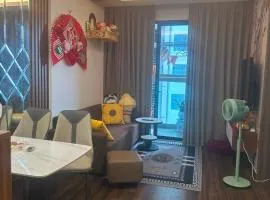 High-End apartment 2 bed furnished prime location