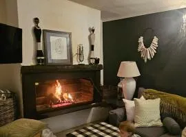 The Lily House Hermanus - Central Private Cottages
