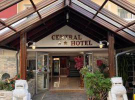 Central Hotel, hotel em Saint-Denis