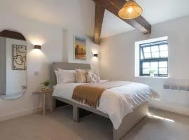 Stunning 3-bed Home in Newark by Renzo Free Parking Hotel Alternative
