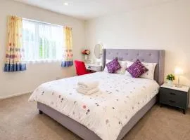 Flat Bush Luxury Home