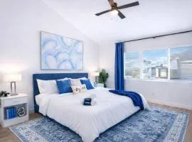 Sapphire Leaf- Luxury 3BR- Pool, King Beds, Spacious, Quiet, Garage, Close to Airport and OldTown