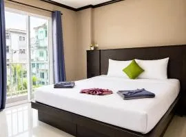 Hollywood Inn Love