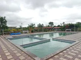 Royal Villa Resort