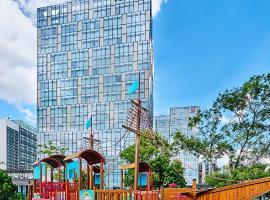 深圳国际会展中心希尔顿花园酒店 前海华发冰雪世界店 Hilton Garden Inn Shenzhen World Exhibition & Convention Center Qianhai Snow World, hotel em Shenzhen